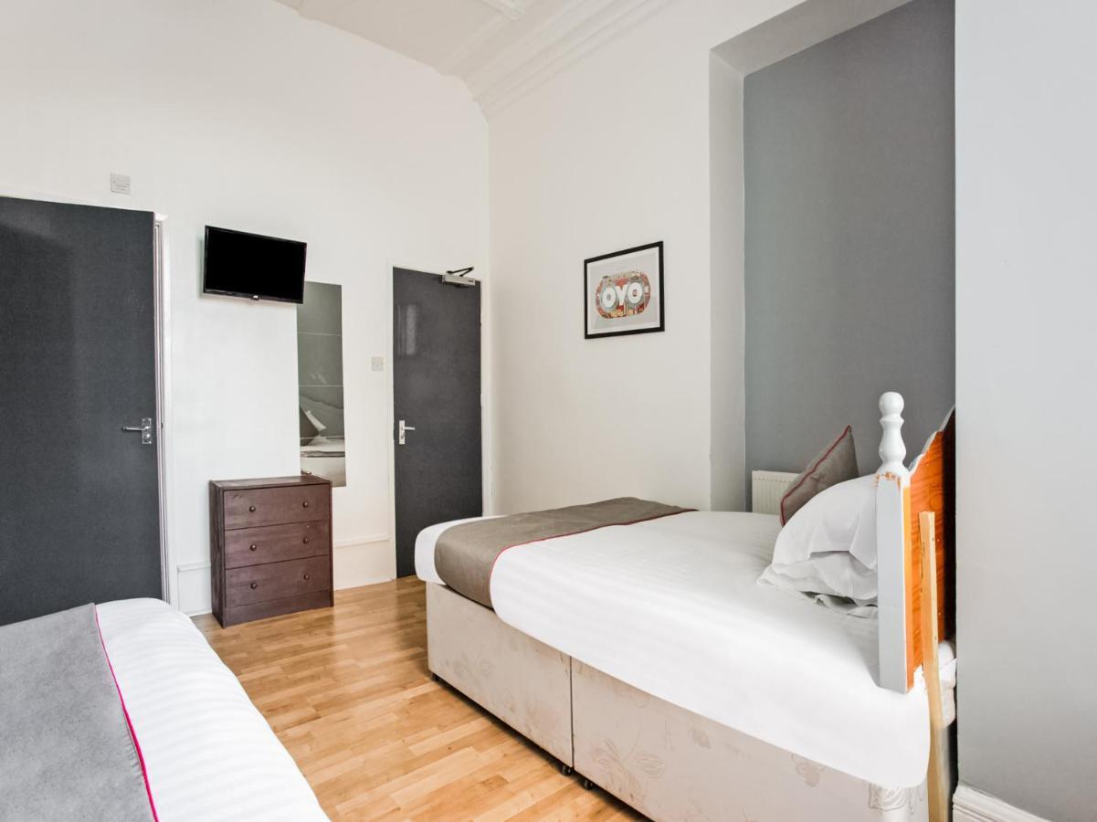 Newcastle West Hotel & Bar Dış mekan fotoğraf