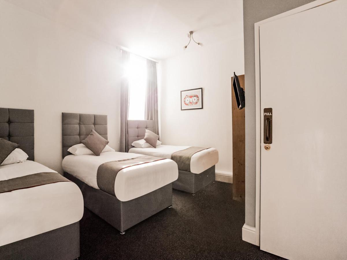 Newcastle West Hotel & Bar Dış mekan fotoğraf