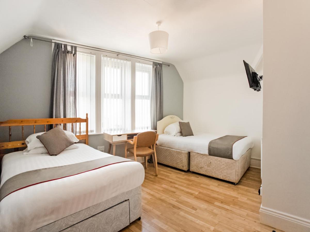 Newcastle West Hotel & Bar Dış mekan fotoğraf