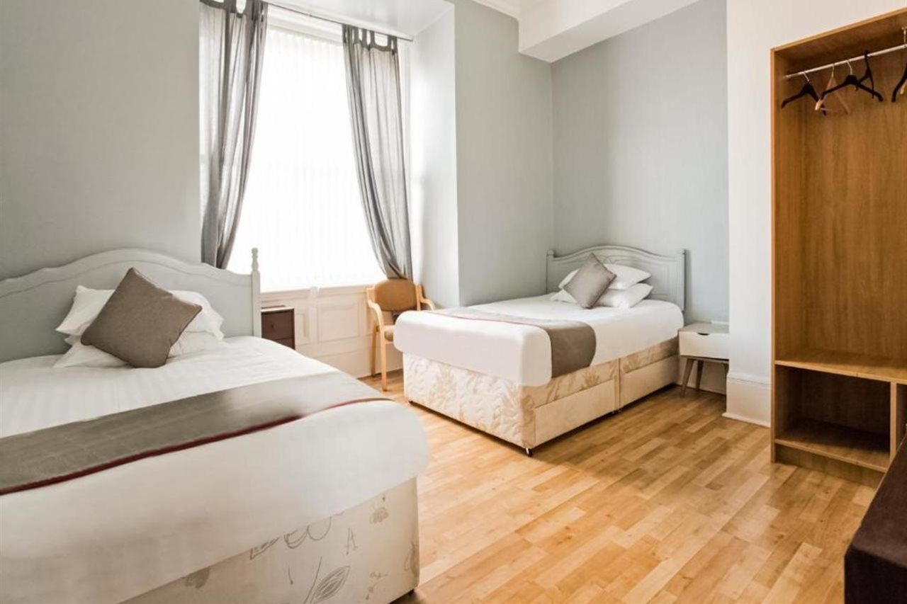 Newcastle West Hotel & Bar Dış mekan fotoğraf